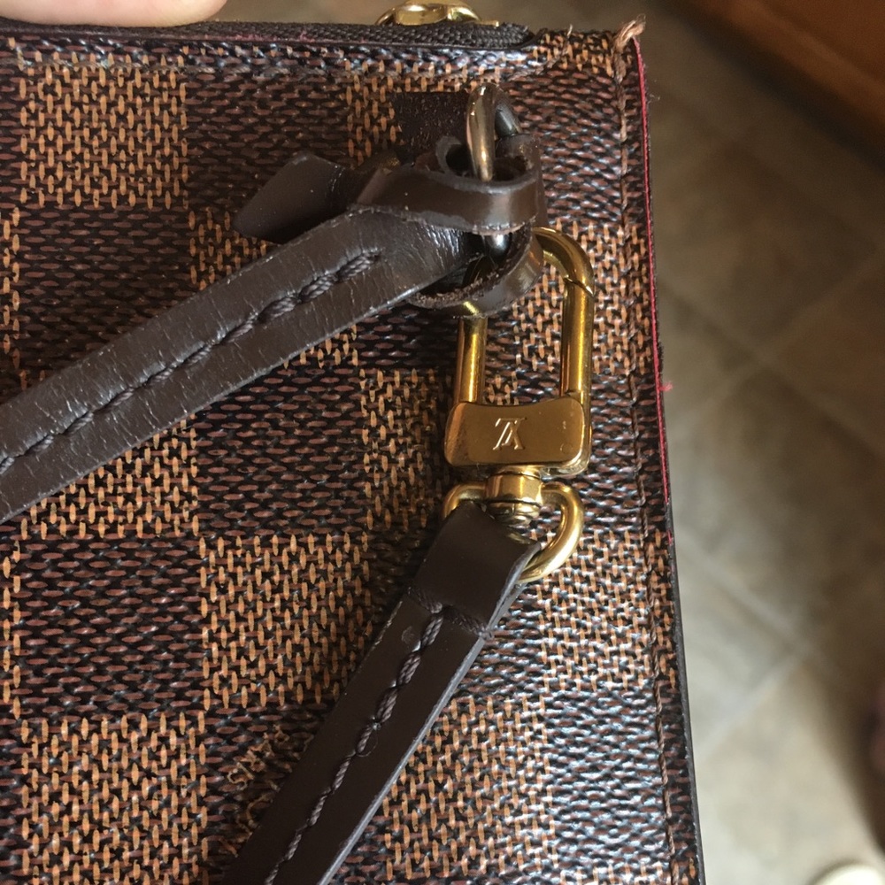 LV Neverfull pouch - Picture 3 of 8